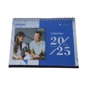 cetak kalender custom dari Cendara dengan desain logo perusahaan
