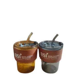 gelas souvenir kaca Mug Hex dari Cendara dengan custom desain