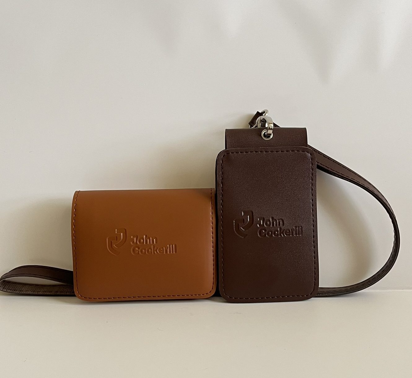 card holder dan lanyard kulit souvenir perusahaan murah